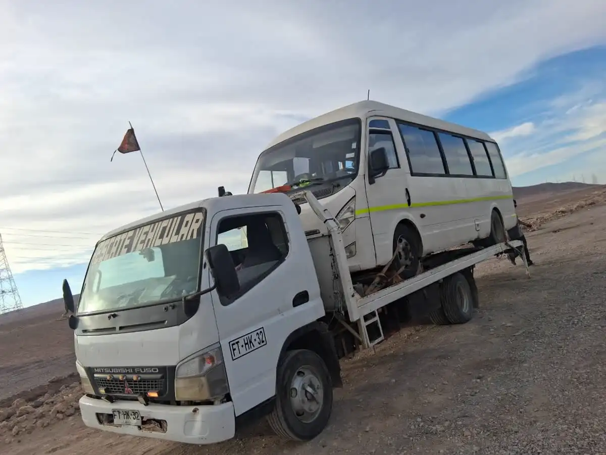 Rescate de minibús en ruta del desierto, Norte Grande
